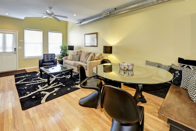 Apartamentos Lux Townhouse Walk To All