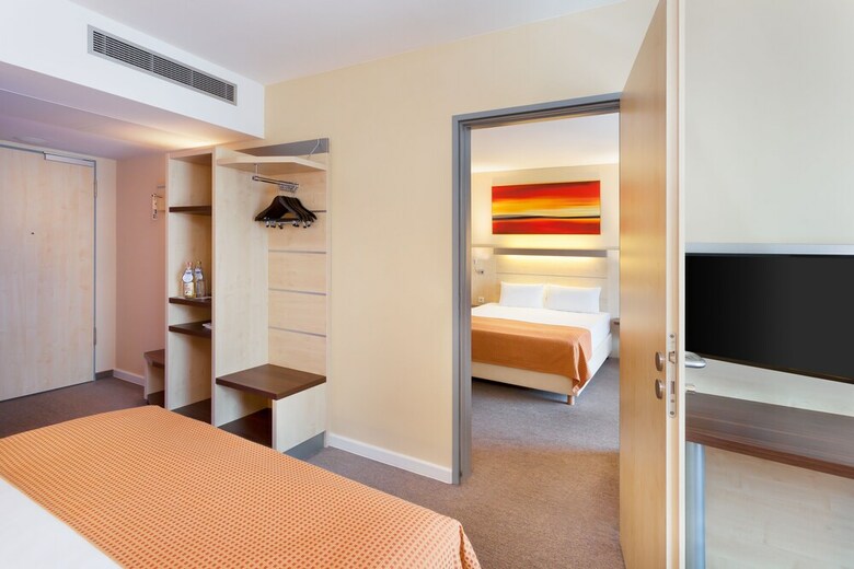 Hotel Holiday Inn Express Nuernberg-schwabach