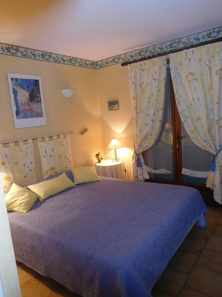Hotel Le Mas Des Chardons Chambre D'h�tes