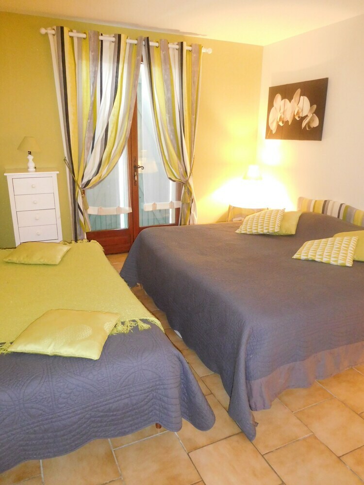 Hotel Le Mas Des Chardons Chambre D'h�tes