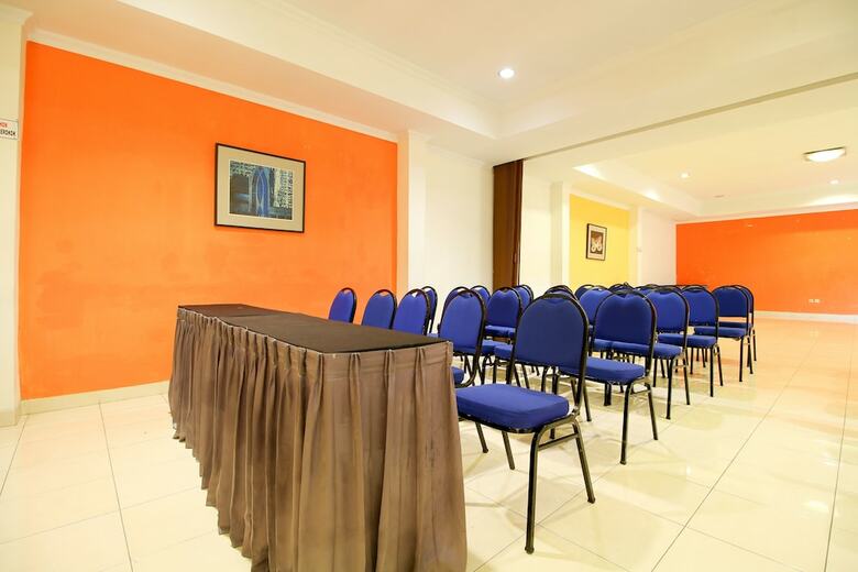 Hotel Reddoorz Plus @ Taman Siswa 2