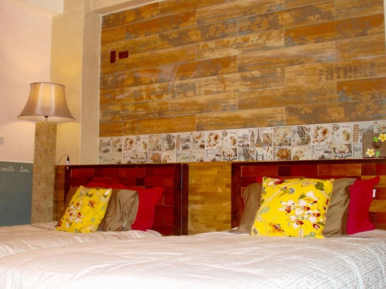 Hotel Home & Teak Homestay