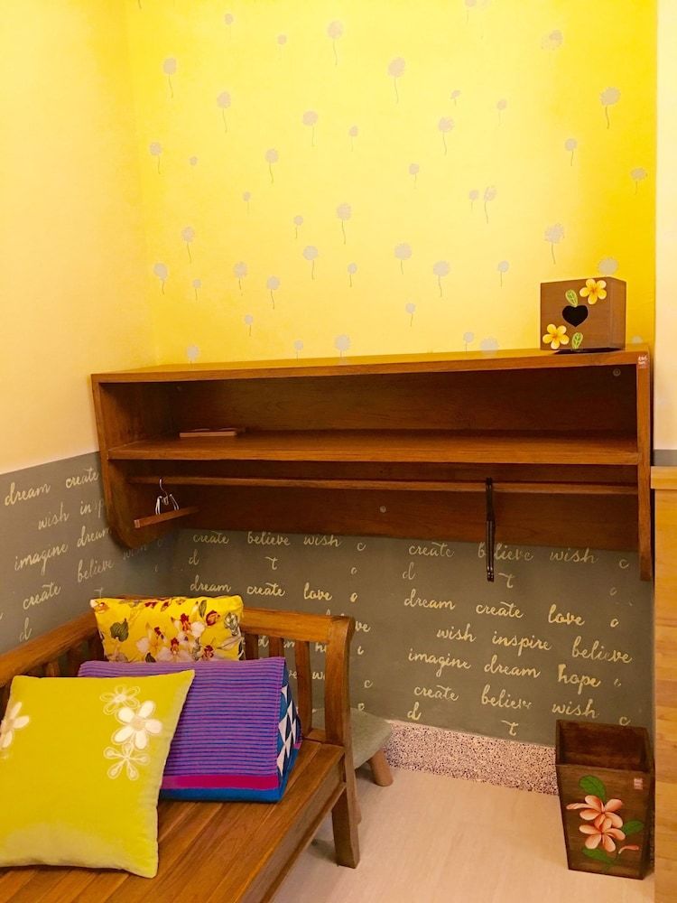 Hotel Home & Teak Homestay