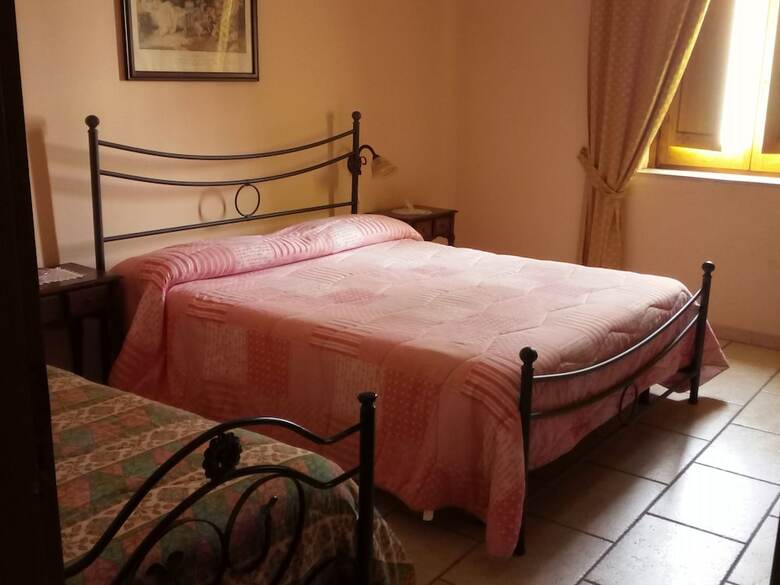 Hotel Tavernola Locanda Di Campagna