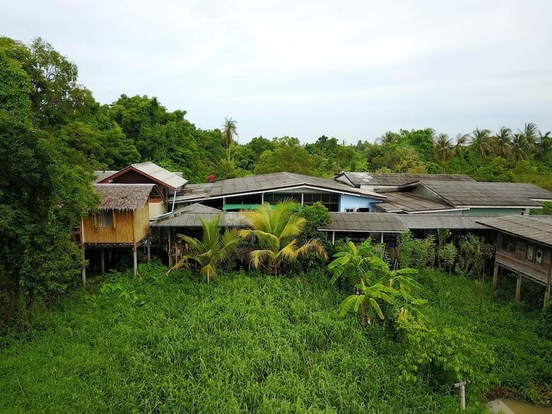Hotel Cast Away  Homestay