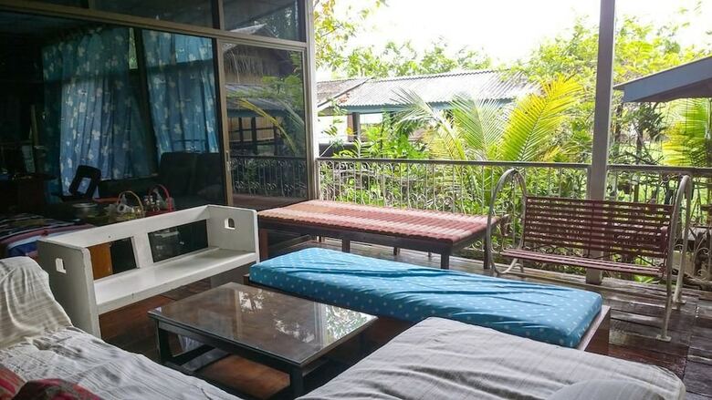 Hotel Cast Away  Homestay