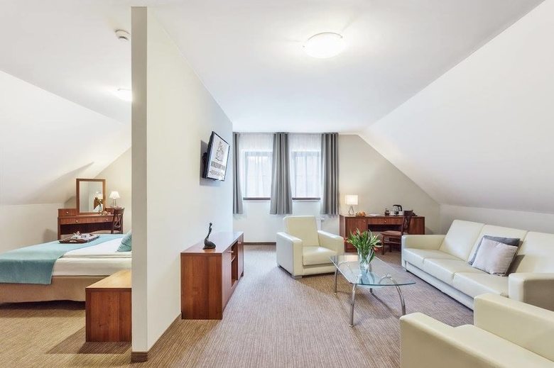 Hotel Modrzewiowy Dwor