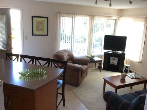 Hostal Peachland Lakeview Vacation Suite