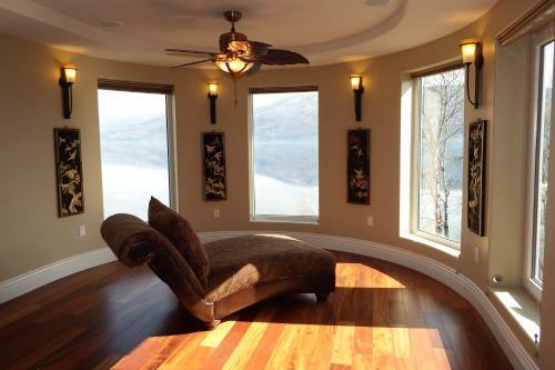 Beach Ave Castle Luxury Vacation Rental
