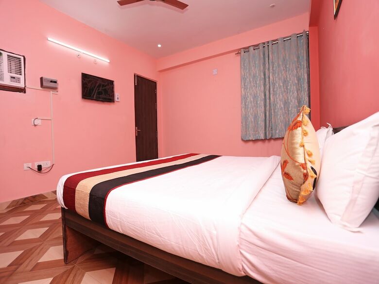 Hotel Oyo 12220 Krishnavi Inn
