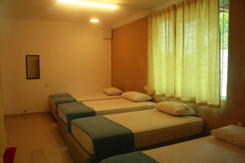 Hotel 02 First Island