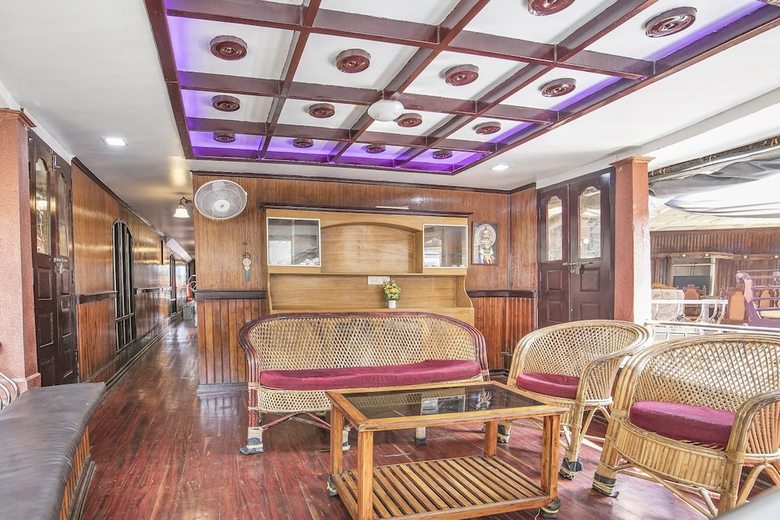 Guesthouser 3 Bhk Houseboat 147b
