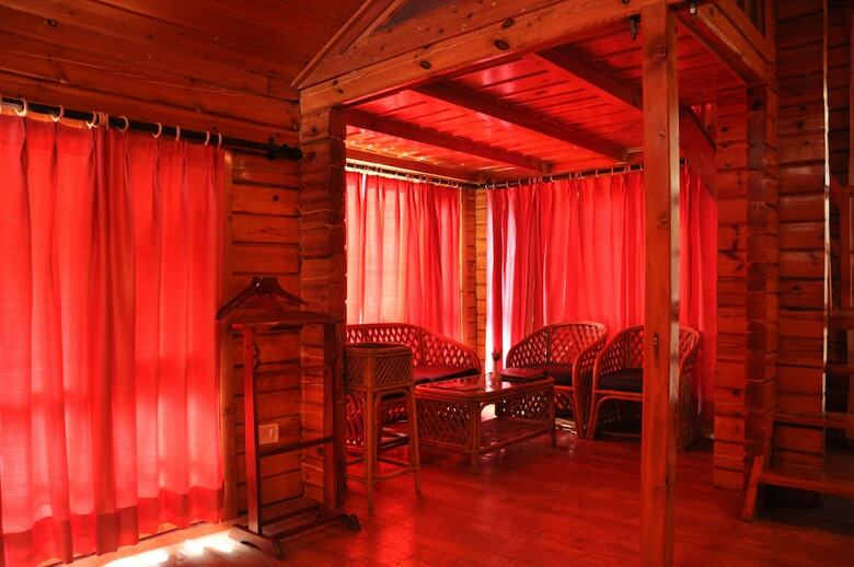 Hotel The Chalets Naldehra