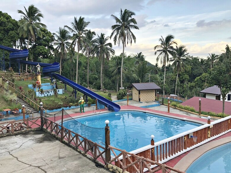 Hotel Mt. Maculot View Resort