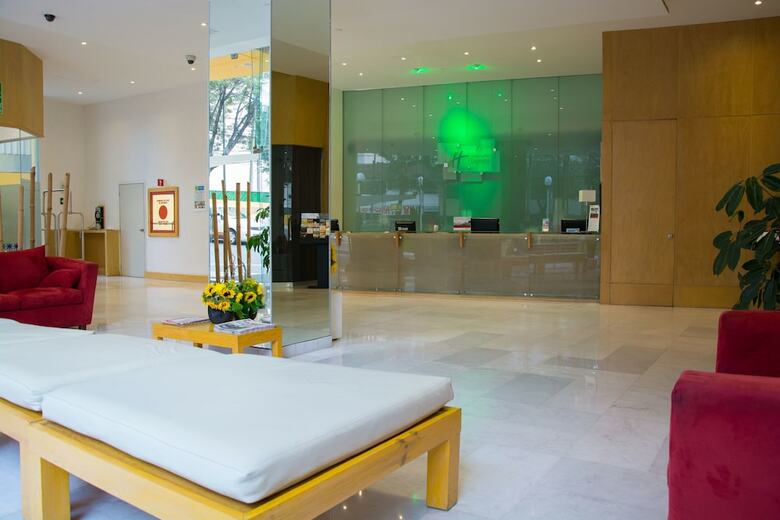 Hotel Holiday Inn Express And Suites At Wtc