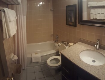 Hotel Quality Inn And Suites