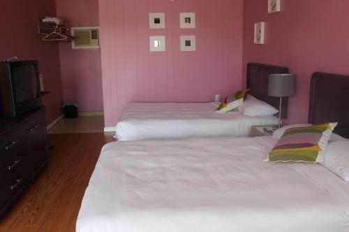 Motel Ritz Inn Niagara & Wedding Chapel