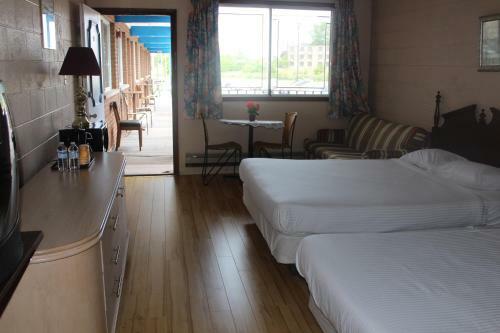 Motel Ritz Inn Niagara & Wedding Chapel