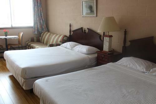 Motel Ritz Inn Niagara & Wedding Chapel