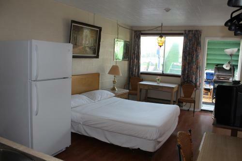 Motel Ritz Inn Niagara & Wedding Chapel