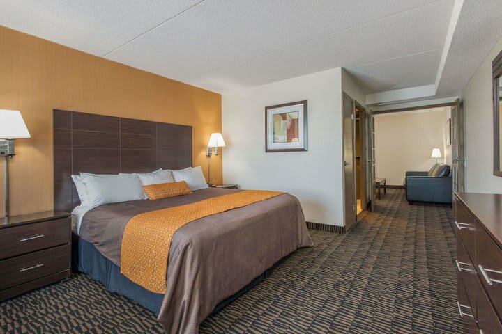 Ramada Plaza Niagara Falls Hotel