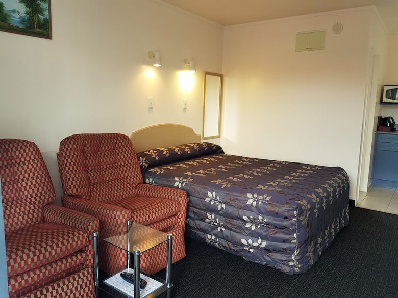 Avenue Heights Motel