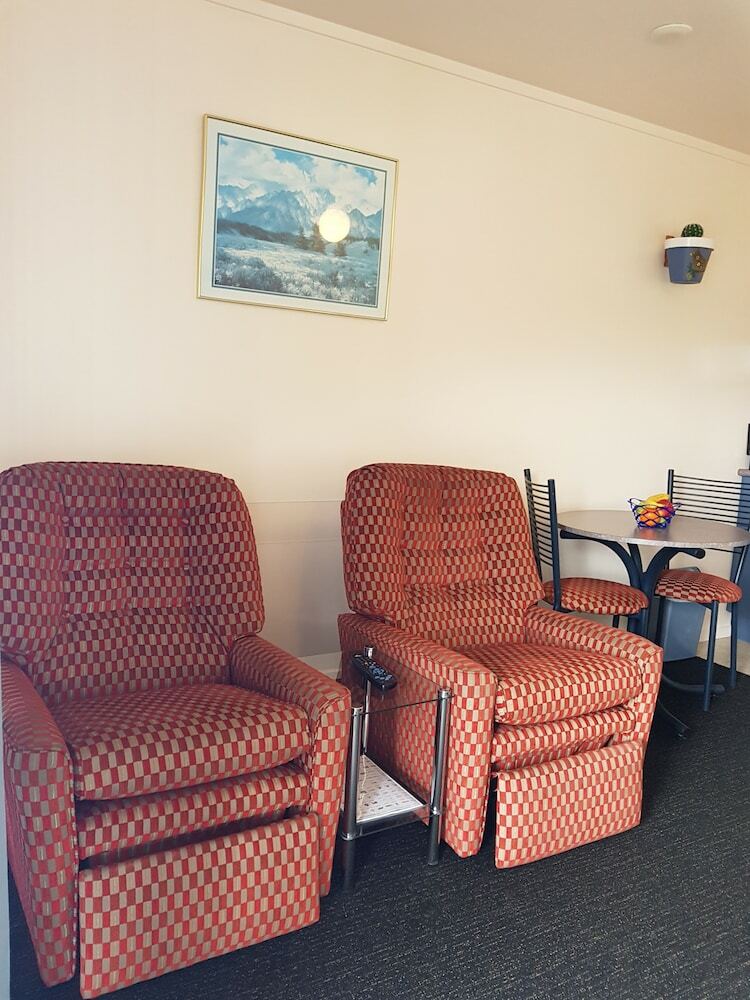 Avenue Heights Motel