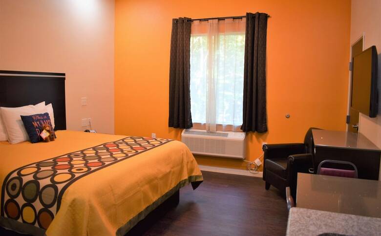 Texas Bungalows Hotel And Suites Austin