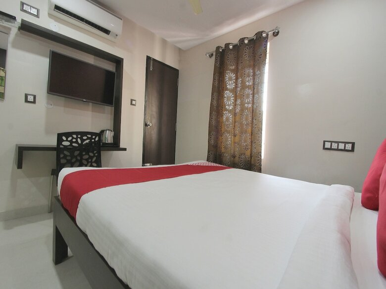 Hotel & Suites By Habitat