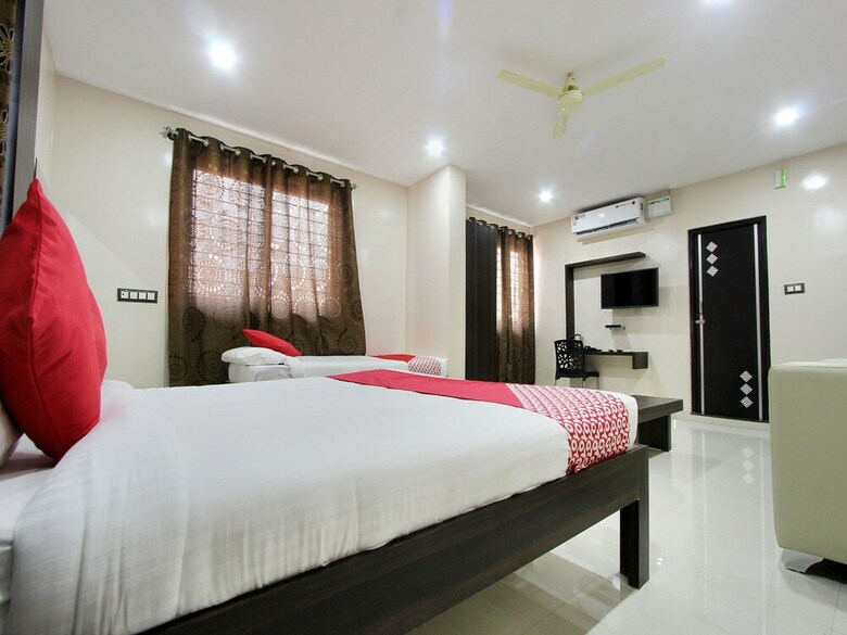 Hotel & Suites By Habitat