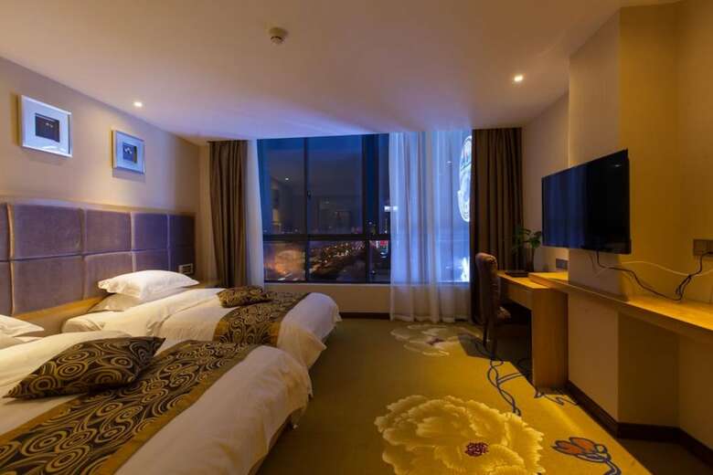 Yeste Hotel Train Station Branch