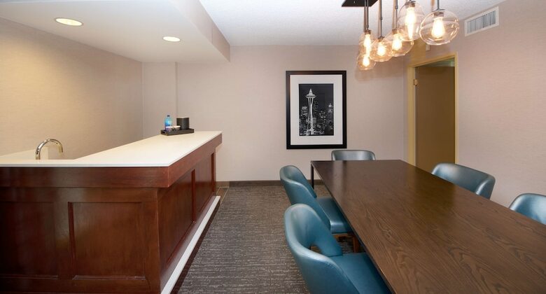 Hotel Embassy Suites By Hilton Seattle North Lynnwood