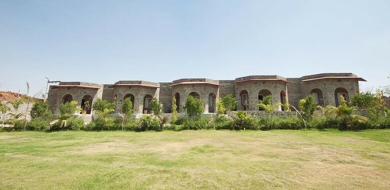 Hotel Van Chhavi Resort By Opensky