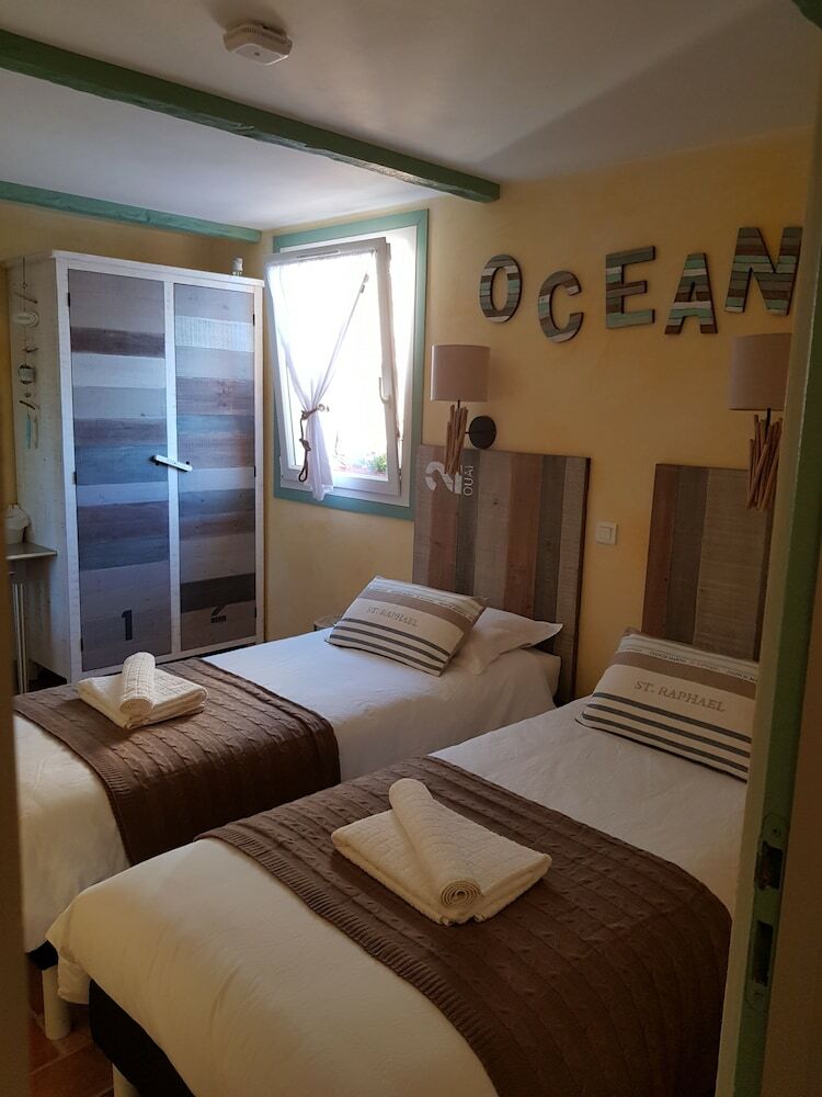 Hotel �le � Des Capucins