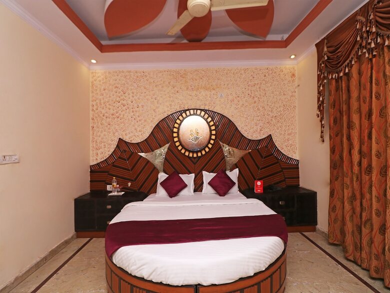 Hotel Oyo 11603 President Inn