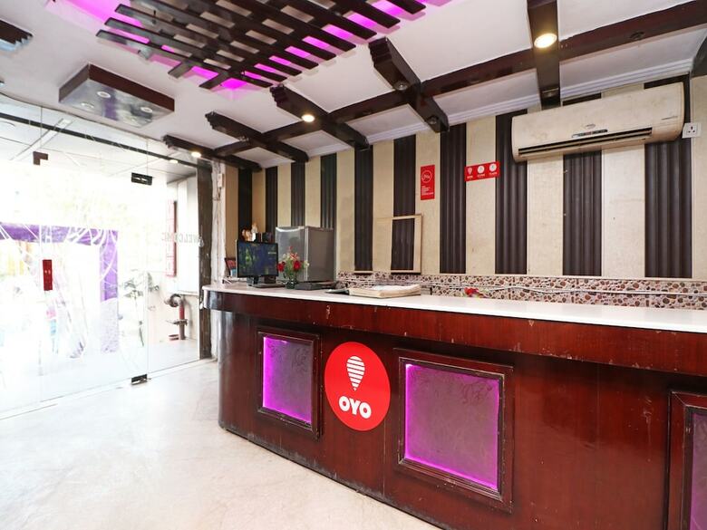 Hotel Oyo 11603 President Inn