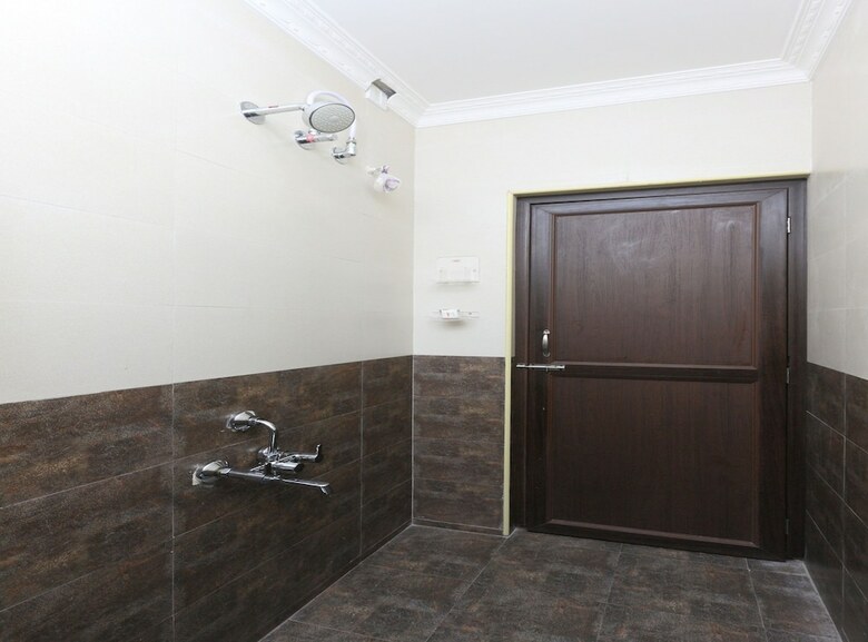 Hotel Oyo 13006 Arumbakkam Inn