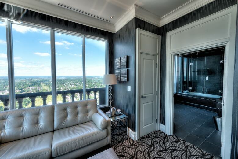 Hilton Hotel And Suites Niagara Falls/fallsview