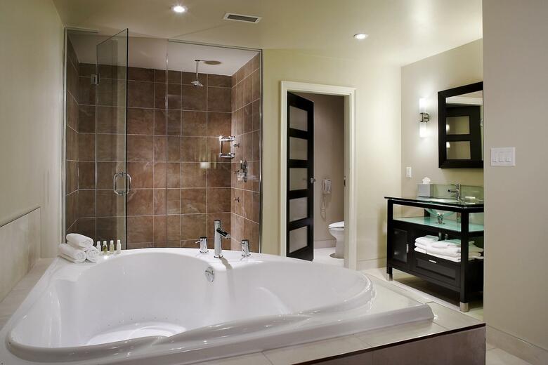 Hotel Sterling Inn & Spa