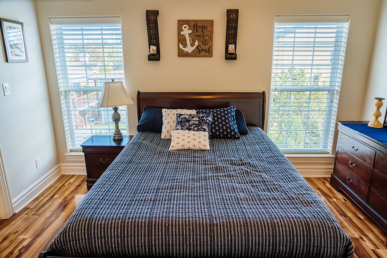 Spacious Kemah Boardwalk Townhome
