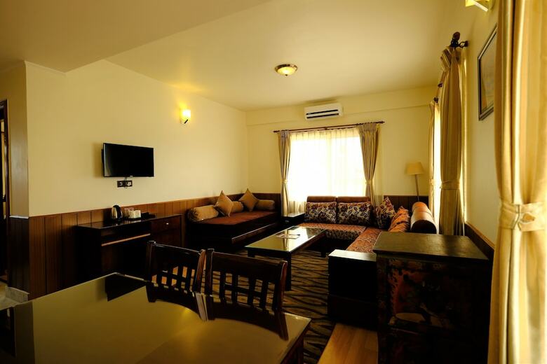 Hotel Mukhum International