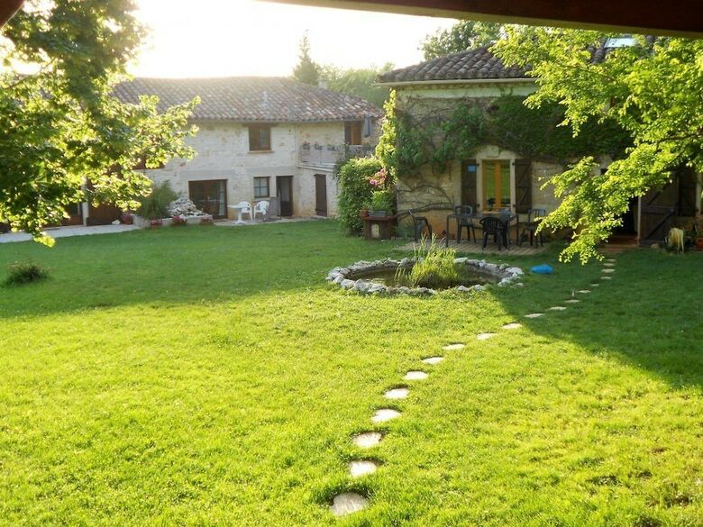 Hotel La Roane Yoga & Creativity Center