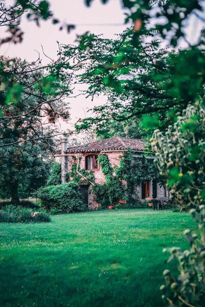 Hotel La Roane Yoga & Creativity Center