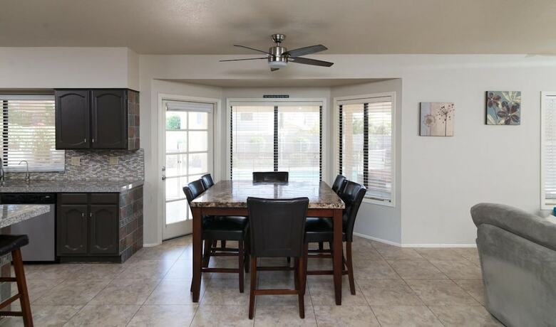 Scottsdale Serenity Pool  5bd Sleeps 14