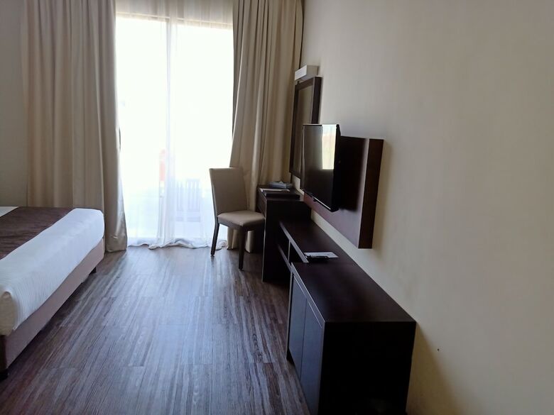 Hotel Lanjut Beach & Golf Resort