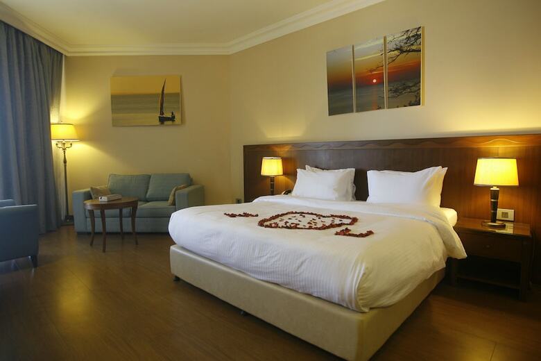 Jiyeh Marina Resort Hotel & Chalets