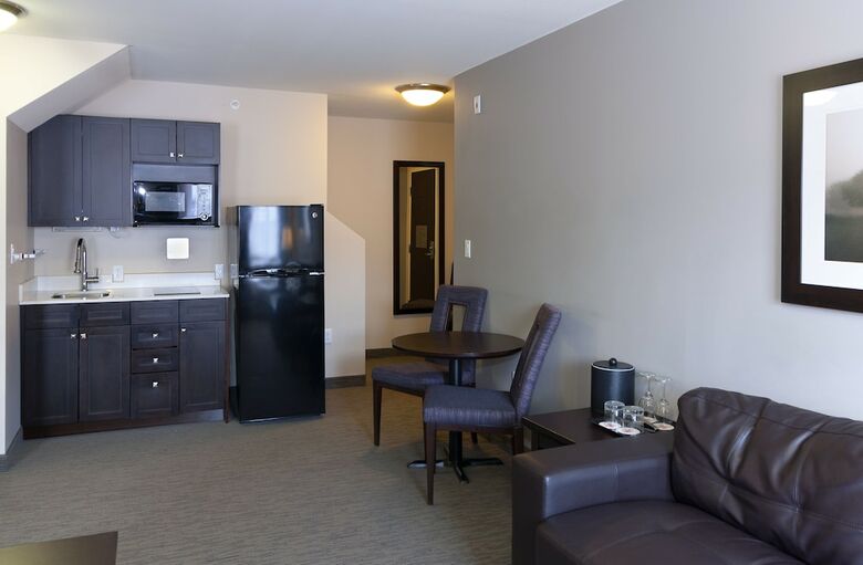 Hotel The Kanata By Bcminns Blairmore