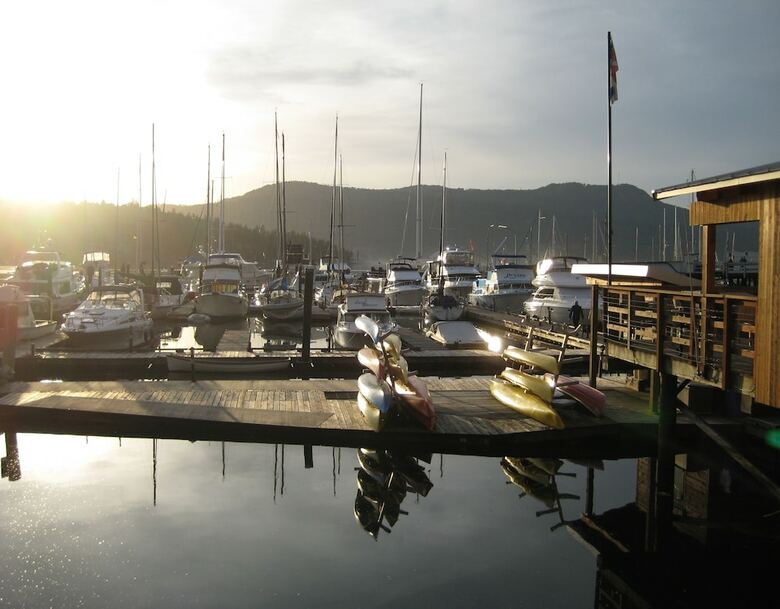 Hotel Brentwood Bay Resort & Spa