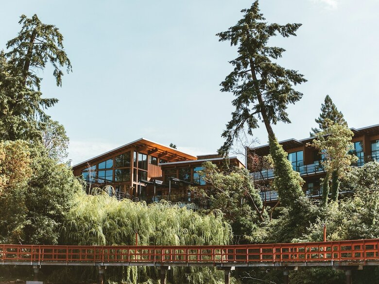 Hotel Brentwood Bay Resort & Spa