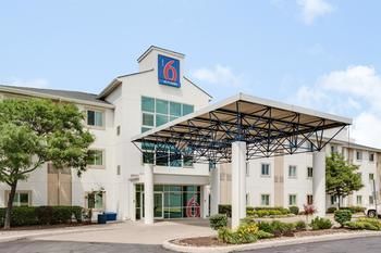 Motel 6 - Toronto - Brampton